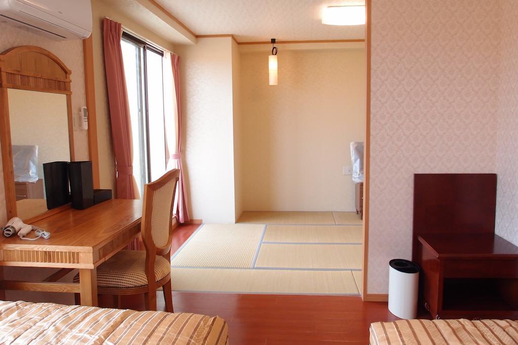 Hotel Castlevillage Miyakojima חדר תמונה