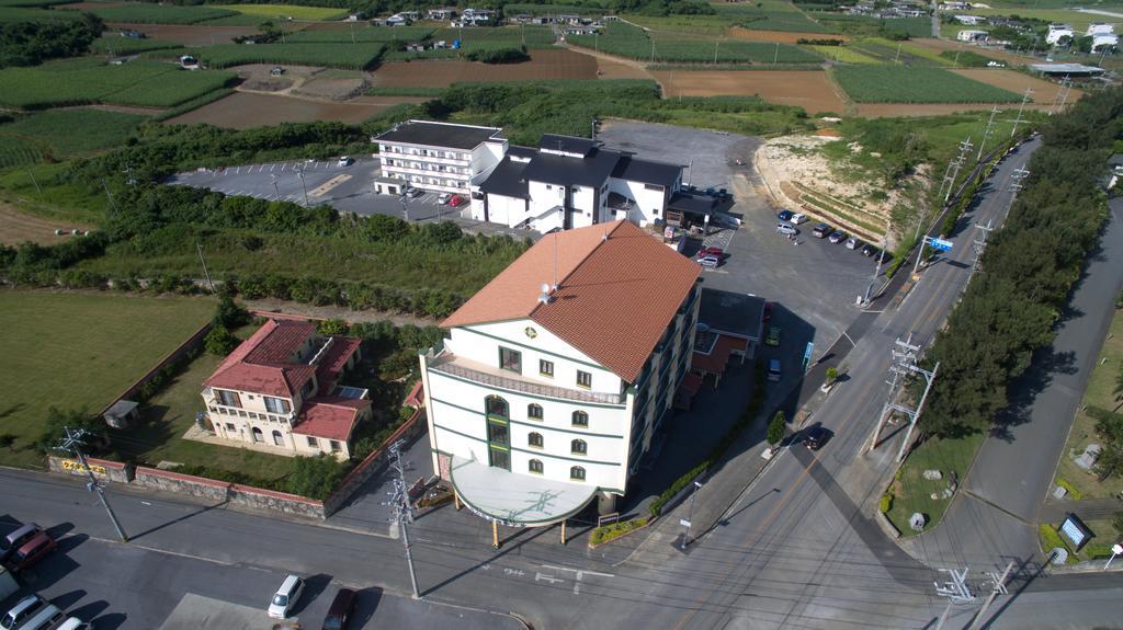 Hotel Castlevillage Miyakojima מראה חיצוני תמונה