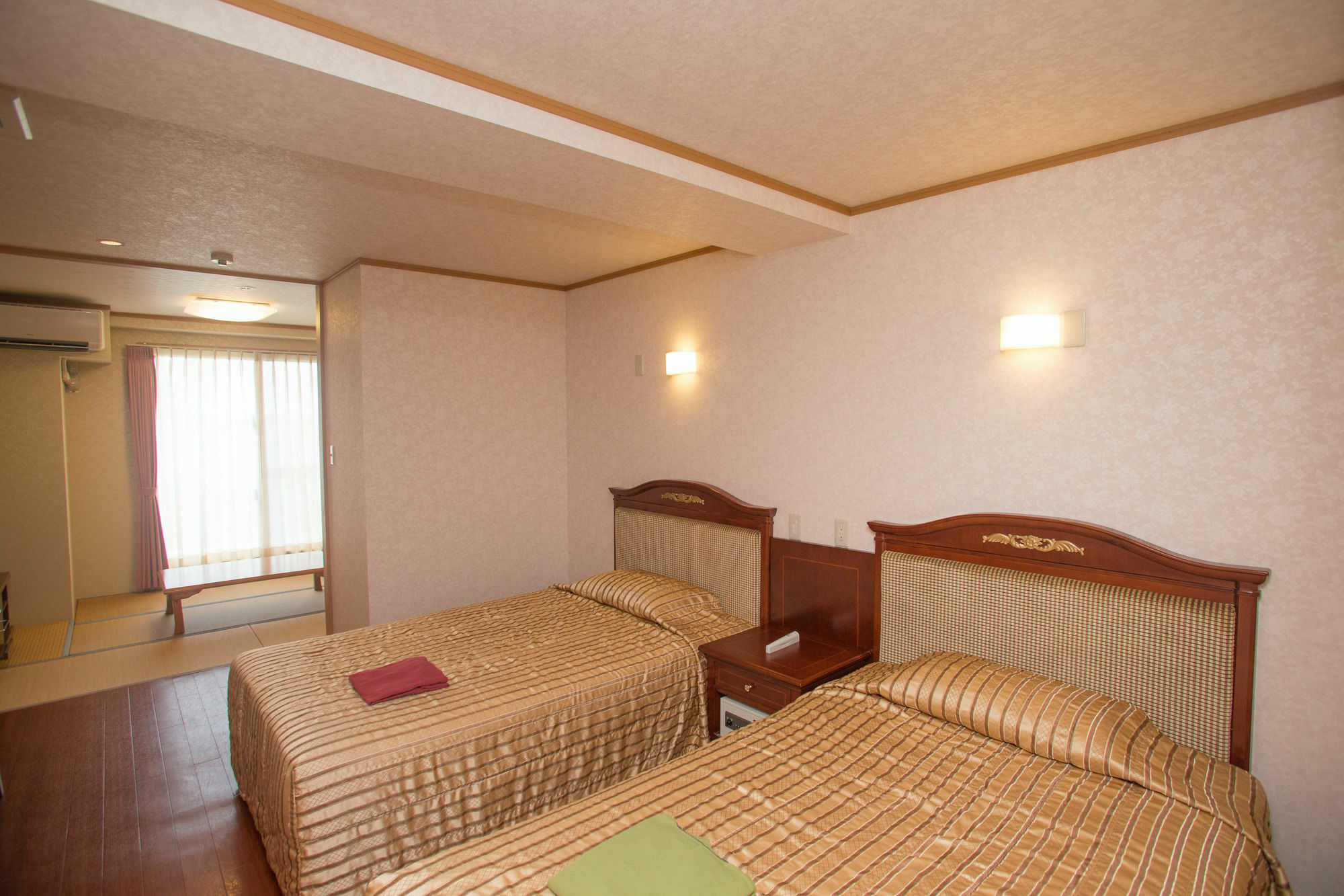 Hotel Castlevillage Miyakojima מראה חיצוני תמונה